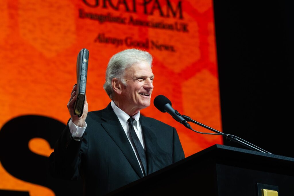 Franklin Graham in Manchester: Hundreds respond to Gospel message